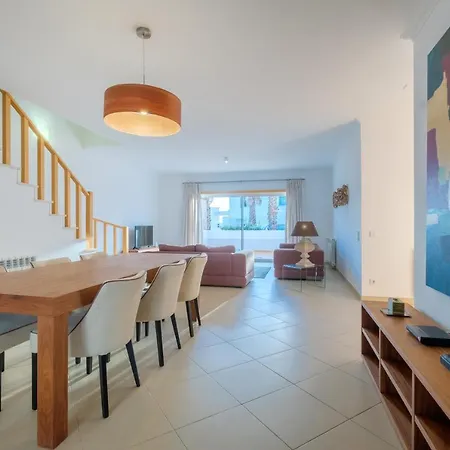 בית נופש Townhouse Vila Da Praia *